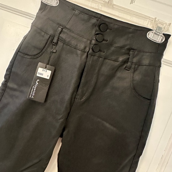 Ladies faux leather, skinny slim fit .. black pants… High waisted size small ￼ - Picture 5 of 11